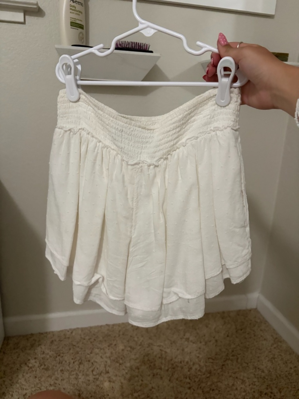 Small Hollister Flowy White Ultra High Rise Skirty Shorts